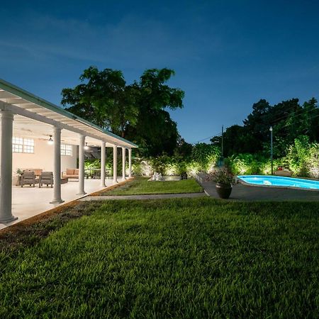Вилла New Tropical Oasis Retreat In Майами Экстерьер фото