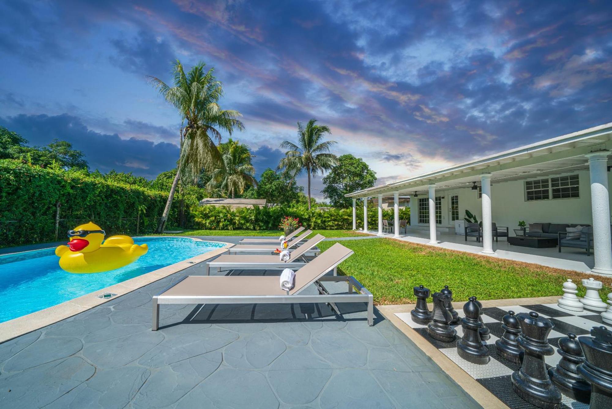 Вилла New Tropical Oasis Retreat In Майами Экстерьер фото